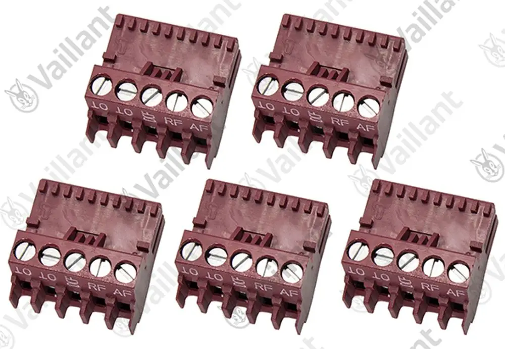 Fünf Vaillant-Stecker in rot, mit Anschlussmöglichkeiten, erkennbaren Markierungen und gewellten Klemmen für elektrische Verbindungen.